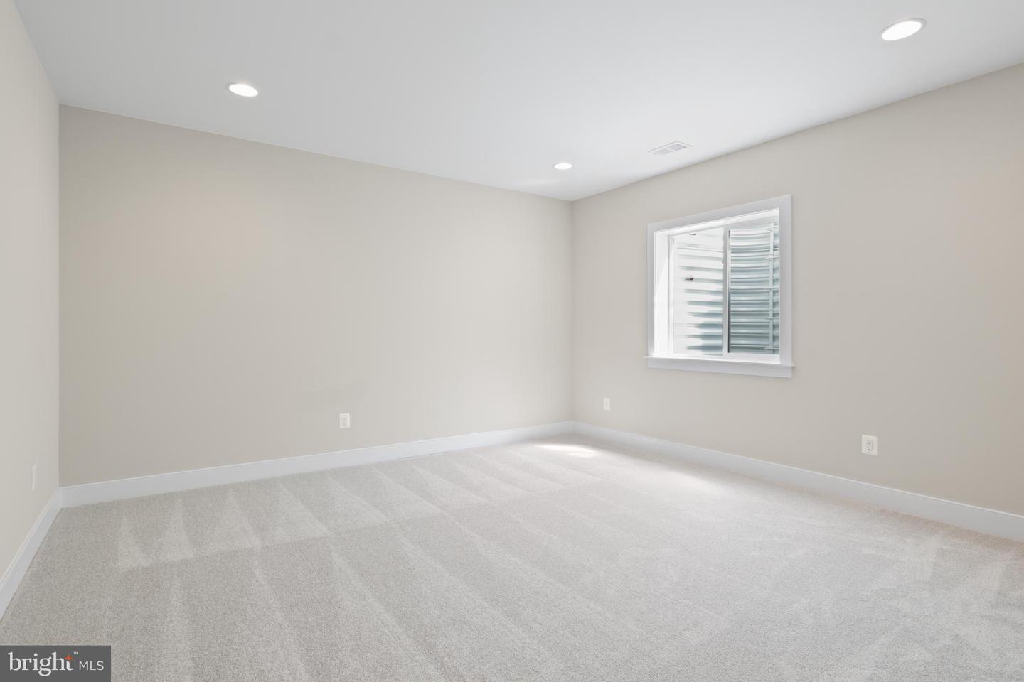 1926 HILEMAN RD, FALLS CHURCH, Virginia 22043, 4 Bedrooms Bedrooms, ,3 BathroomsBathrooms,Residential,For sale,1926 HILEMAN RD,VAFX2265140 MLS # VAFX2265140