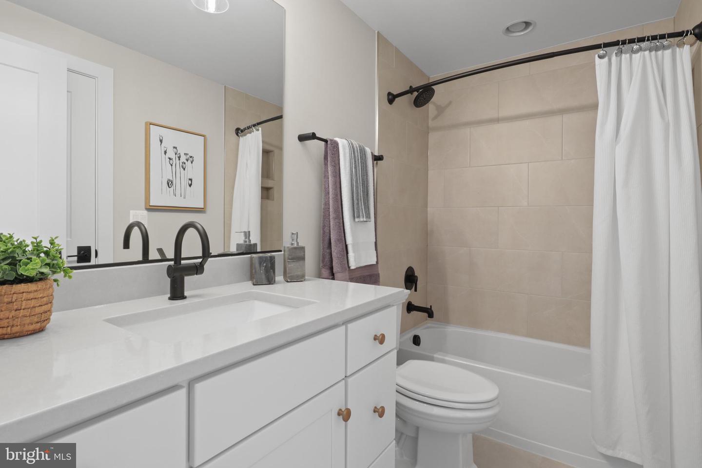 1926 HILEMAN RD, FALLS CHURCH, Virginia 22043, 4 Bedrooms Bedrooms, ,3 BathroomsBathrooms,Residential,For sale,1926 HILEMAN RD,VAFX2265140 MLS # VAFX2265140