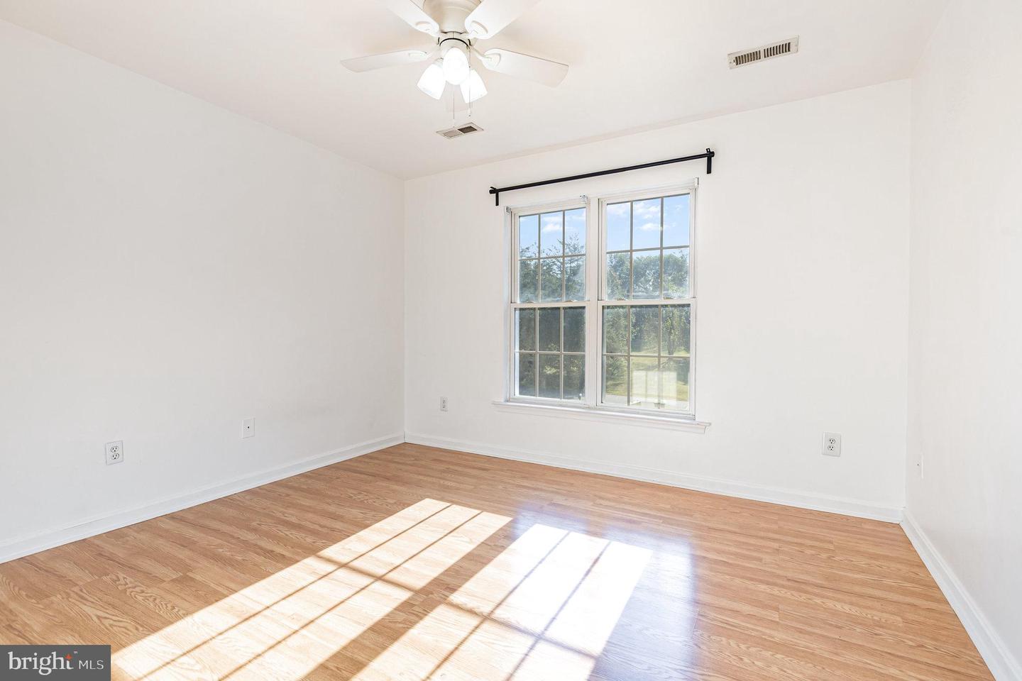 9212 ISLE OF LAURELS, SPOTSYLVANIA, Virginia 22551, 4 Bedrooms Bedrooms, ,3 BathroomsBathrooms,Residential,For sale,9212 ISLE OF LAURELS,VASP2036118 MLS # VASP2036118