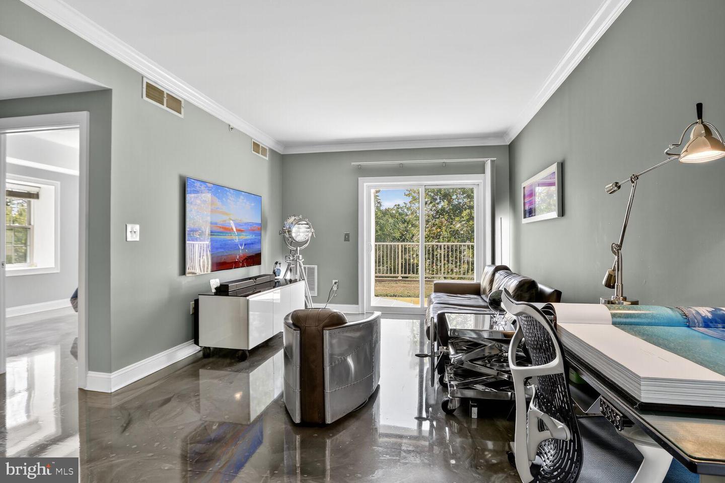 6301 EDSALL RD #123, ALEXANDRIA, Virginia 22312, 1 Bedroom Bedrooms, 2 Rooms Rooms,1 BathroomBathrooms,Residential,For sale,6301 EDSALL RD #123,VAFX2266038 MLS # VAFX2266038