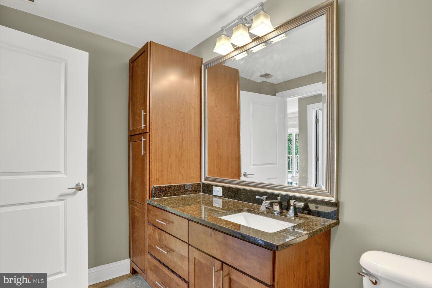6301 EDSALL RD #123, ALEXANDRIA, Virginia 22312, 1 Bedroom Bedrooms, 2 Rooms Rooms,1 BathroomBathrooms,Residential,For sale,6301 EDSALL RD #123,VAFX2266038 MLS # VAFX2266038
