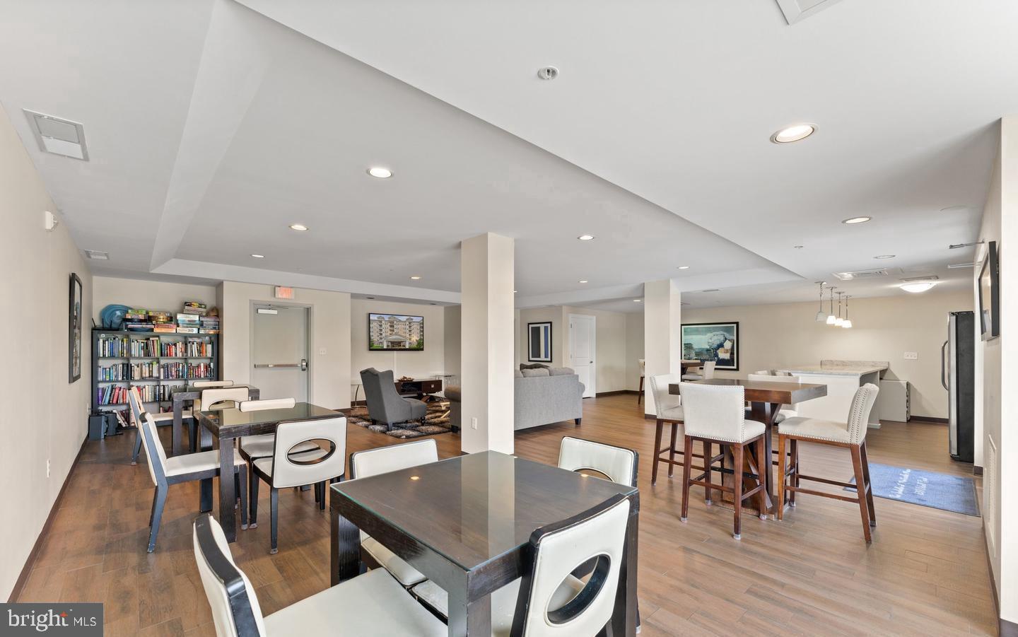 6301 EDSALL RD #123, ALEXANDRIA, Virginia 22312, 1 Bedroom Bedrooms, 2 Rooms Rooms,1 BathroomBathrooms,Residential,For sale,6301 EDSALL RD #123,VAFX2266038 MLS # VAFX2266038