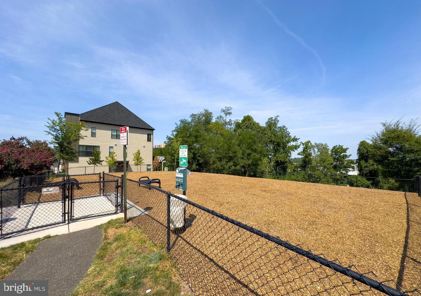 6301 EDSALL RD #123, ALEXANDRIA, Virginia 22312, 1 Bedroom Bedrooms, 2 Rooms Rooms,1 BathroomBathrooms,Residential,For sale,6301 EDSALL RD #123,VAFX2266038 MLS # VAFX2266038