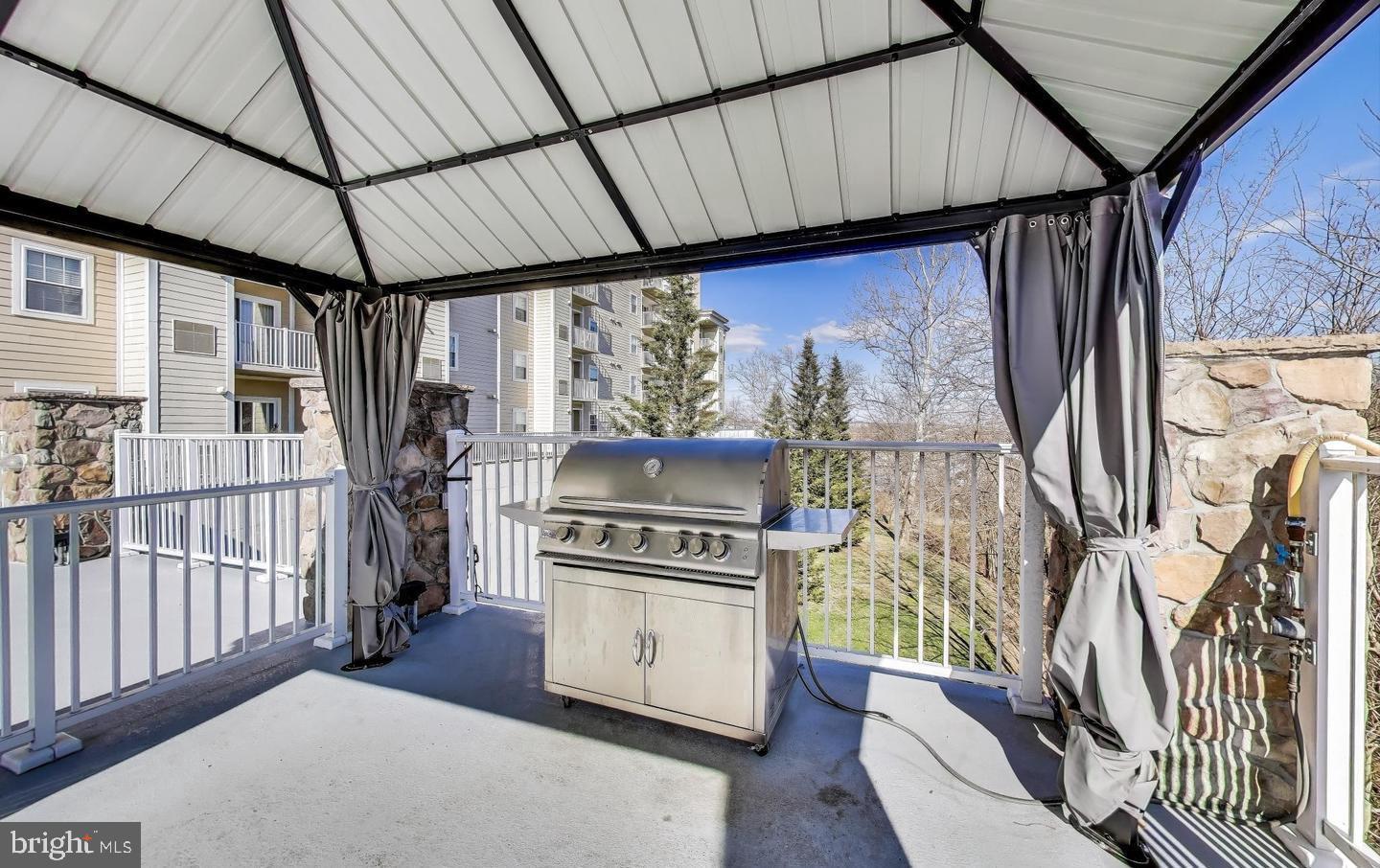 6301 EDSALL RD #123, ALEXANDRIA, Virginia 22312, 1 Bedroom Bedrooms, 2 Rooms Rooms,1 BathroomBathrooms,Residential,For sale,6301 EDSALL RD #123,VAFX2266038 MLS # VAFX2266038