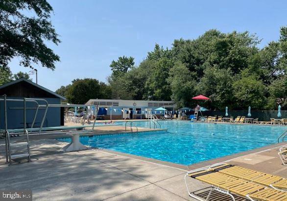6301 EDSALL RD #123, ALEXANDRIA, Virginia 22312, 1 Bedroom Bedrooms, 2 Rooms Rooms,1 BathroomBathrooms,Residential,For sale,6301 EDSALL RD #123,VAFX2266038 MLS # VAFX2266038