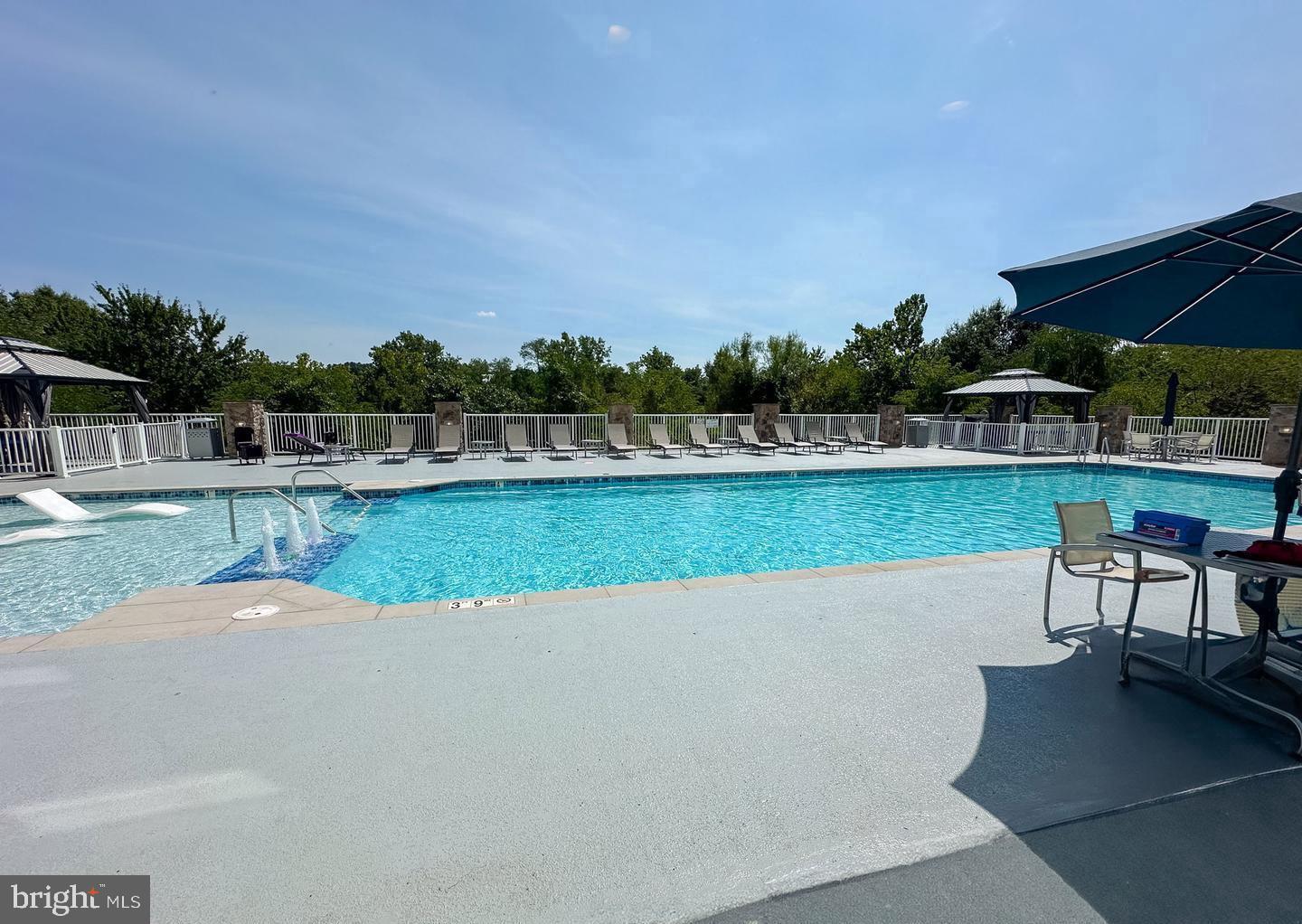 6301 EDSALL RD #123, ALEXANDRIA, Virginia 22312, 1 Bedroom Bedrooms, 2 Rooms Rooms,1 BathroomBathrooms,Residential,For sale,6301 EDSALL RD #123,VAFX2266038 MLS # VAFX2266038