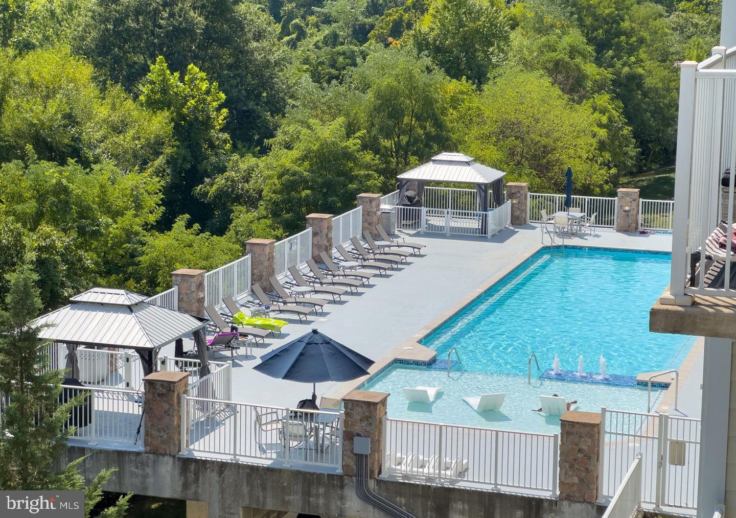 6301 EDSALL RD #123, ALEXANDRIA, Virginia 22312, 1 Bedroom Bedrooms, 2 Rooms Rooms,1 BathroomBathrooms,Residential,For sale,6301 EDSALL RD #123,VAFX2266038 MLS # VAFX2266038