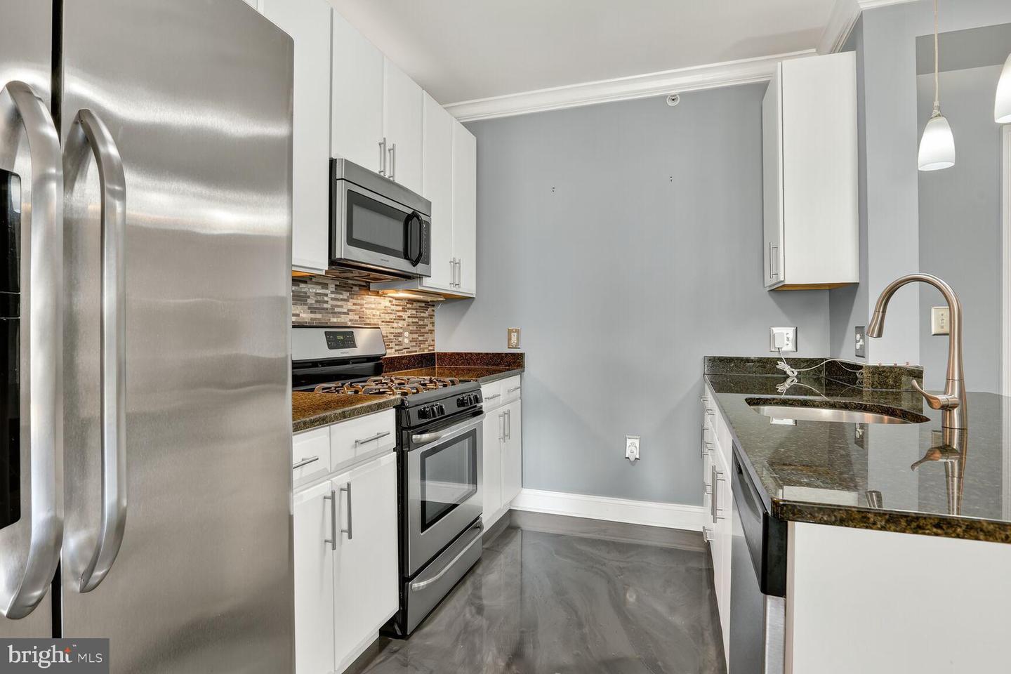 6301 EDSALL RD #123, ALEXANDRIA, Virginia 22312, 1 Bedroom Bedrooms, 2 Rooms Rooms,1 BathroomBathrooms,Residential,For sale,6301 EDSALL RD #123,VAFX2266038 MLS # VAFX2266038