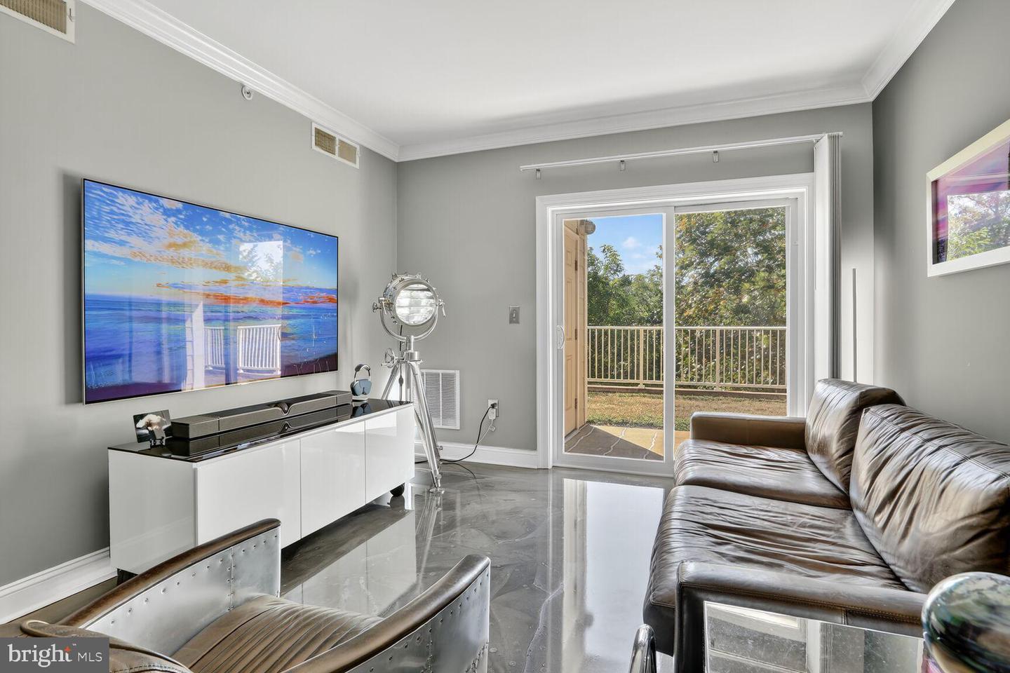 6301 EDSALL RD #123, ALEXANDRIA, Virginia 22312, 1 Bedroom Bedrooms, 2 Rooms Rooms,1 BathroomBathrooms,Residential,For sale,6301 EDSALL RD #123,VAFX2266038 MLS # VAFX2266038
