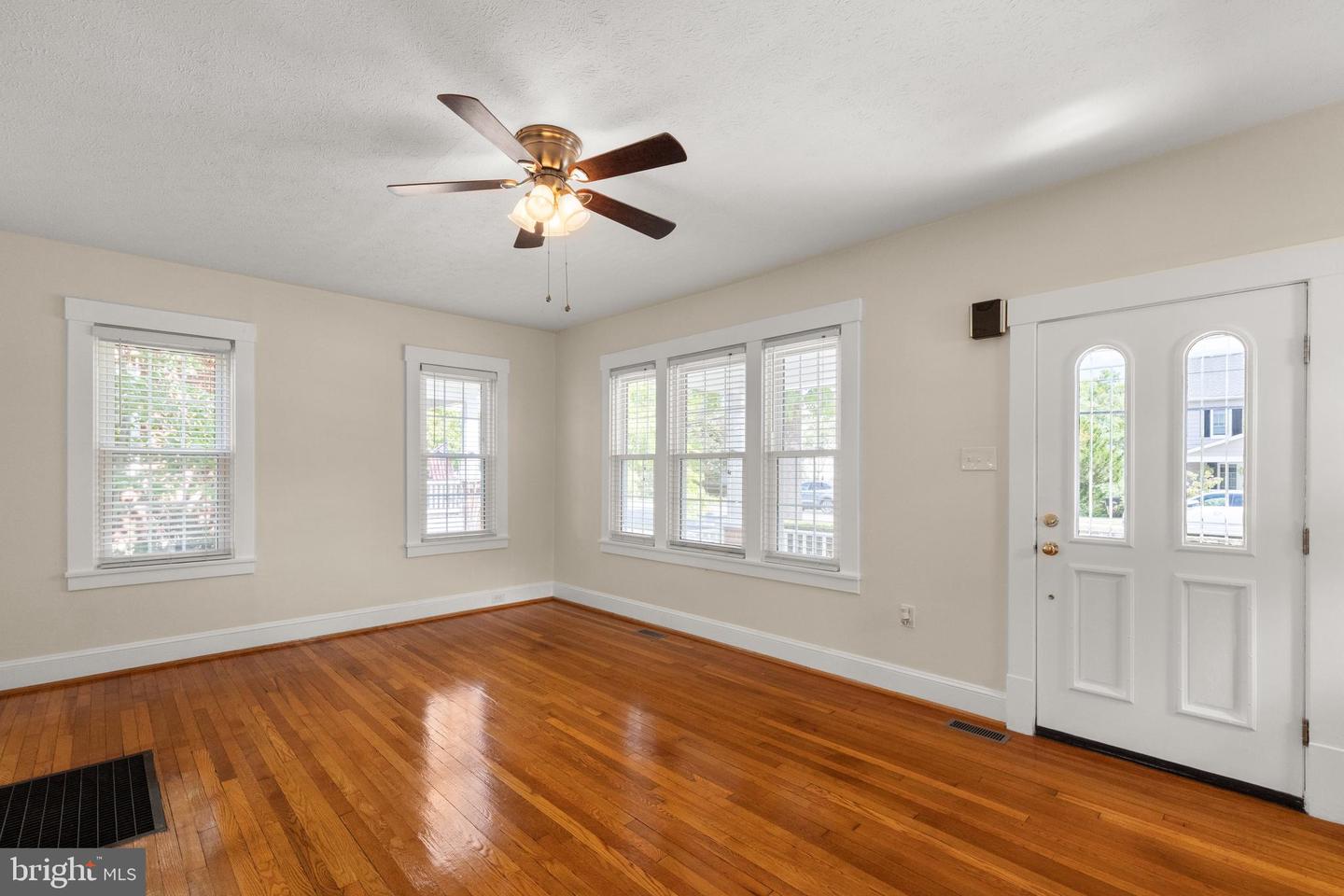 225 PARKWAY ST, WINCHESTER, Virginia 22601, 4 Bedrooms Bedrooms, 6 Rooms Rooms,2 BathroomsBathrooms,Residential,For sale,225 PARKWAY ST,VAWI2009050 MLS # VAWI2009050