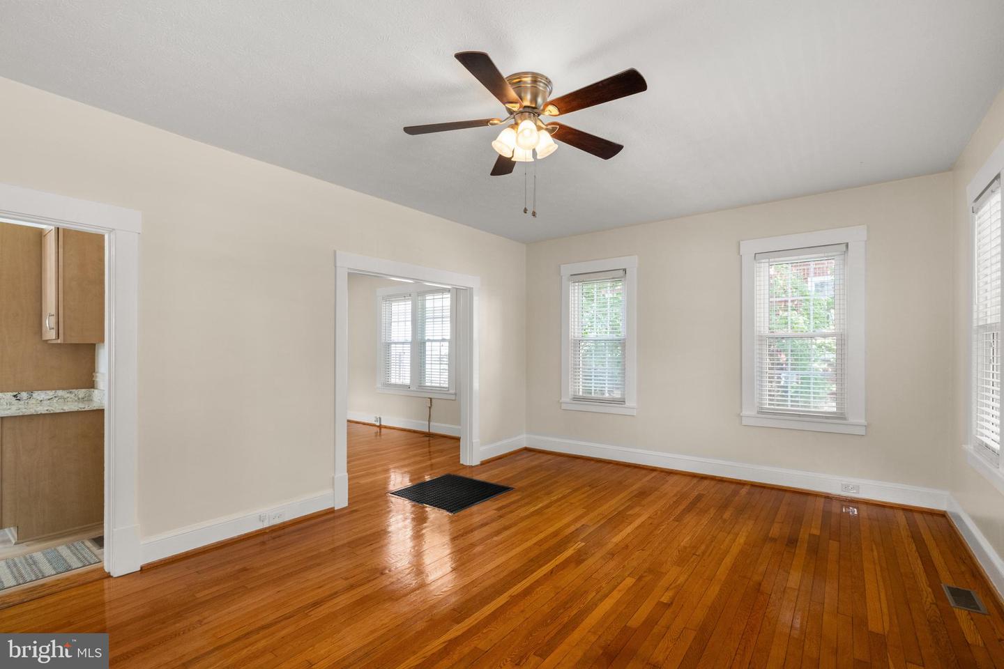 225 PARKWAY ST, WINCHESTER, Virginia 22601, 4 Bedrooms Bedrooms, 6 Rooms Rooms,2 BathroomsBathrooms,Residential,For sale,225 PARKWAY ST,VAWI2009050 MLS # VAWI2009050