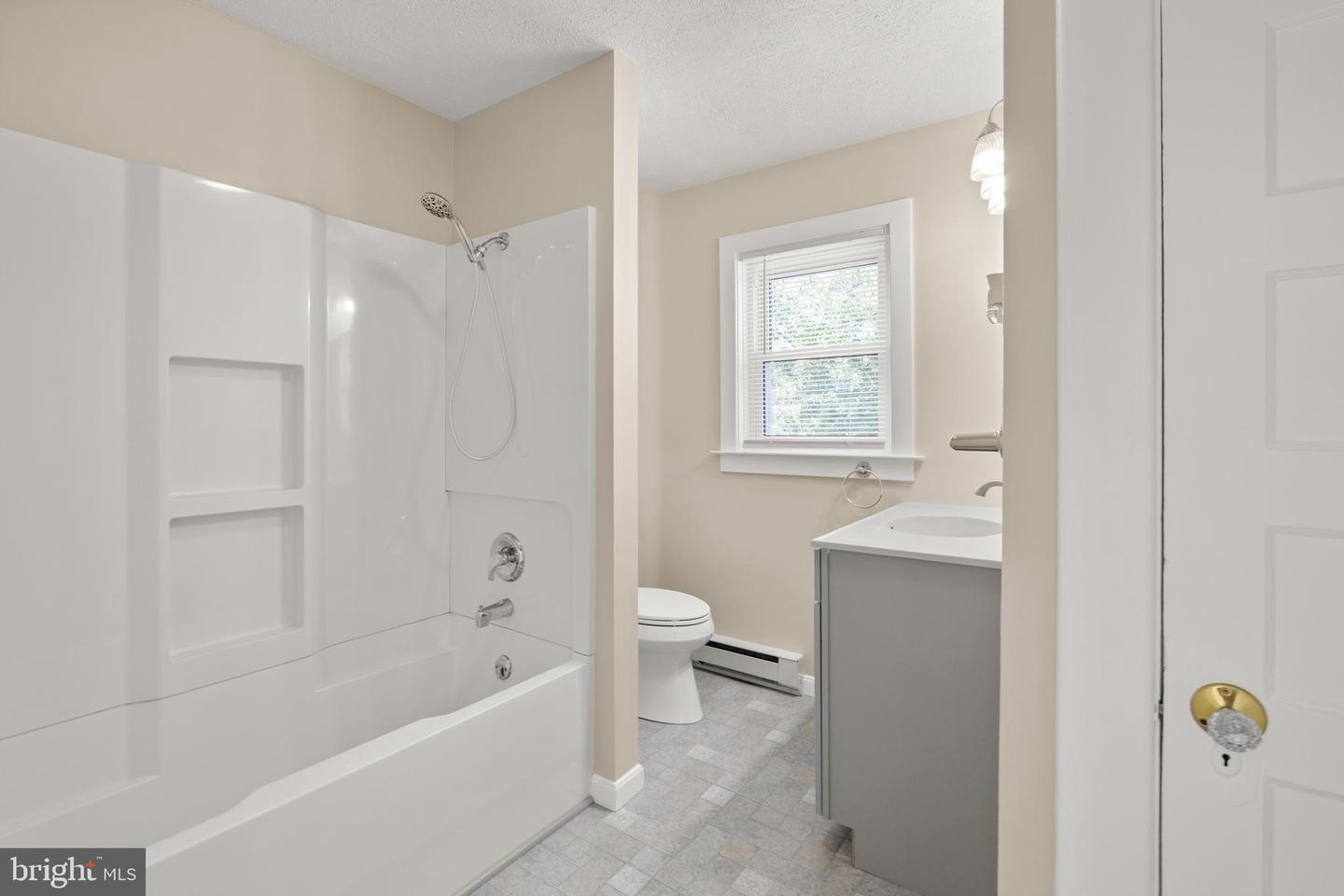 225 PARKWAY ST, WINCHESTER, Virginia 22601, 4 Bedrooms Bedrooms, 6 Rooms Rooms,2 BathroomsBathrooms,Residential,For sale,225 PARKWAY ST,VAWI2009050 MLS # VAWI2009050