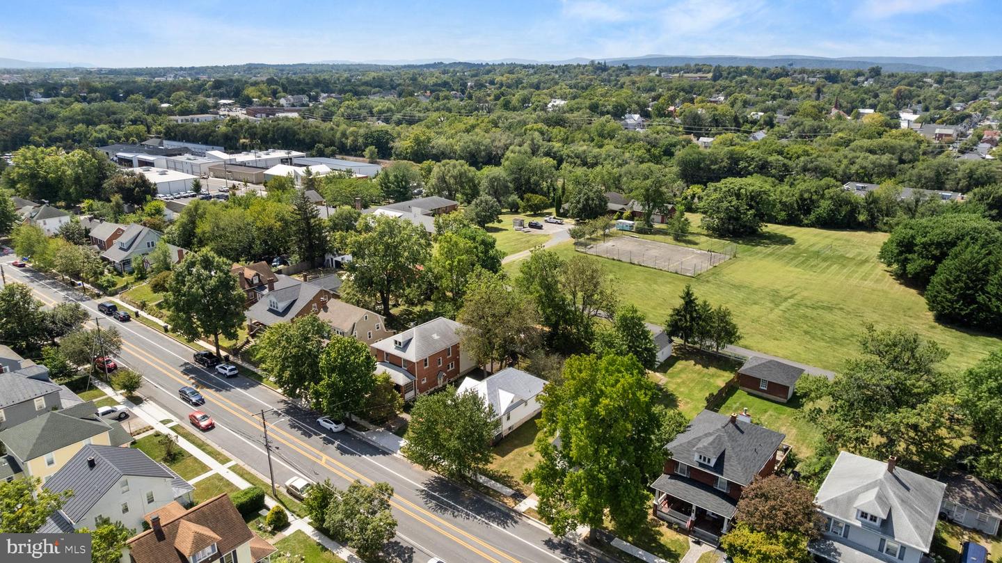 225 PARKWAY ST, WINCHESTER, Virginia 22601, 4 Bedrooms Bedrooms, 6 Rooms Rooms,2 BathroomsBathrooms,Residential,For sale,225 PARKWAY ST,VAWI2009050 MLS # VAWI2009050