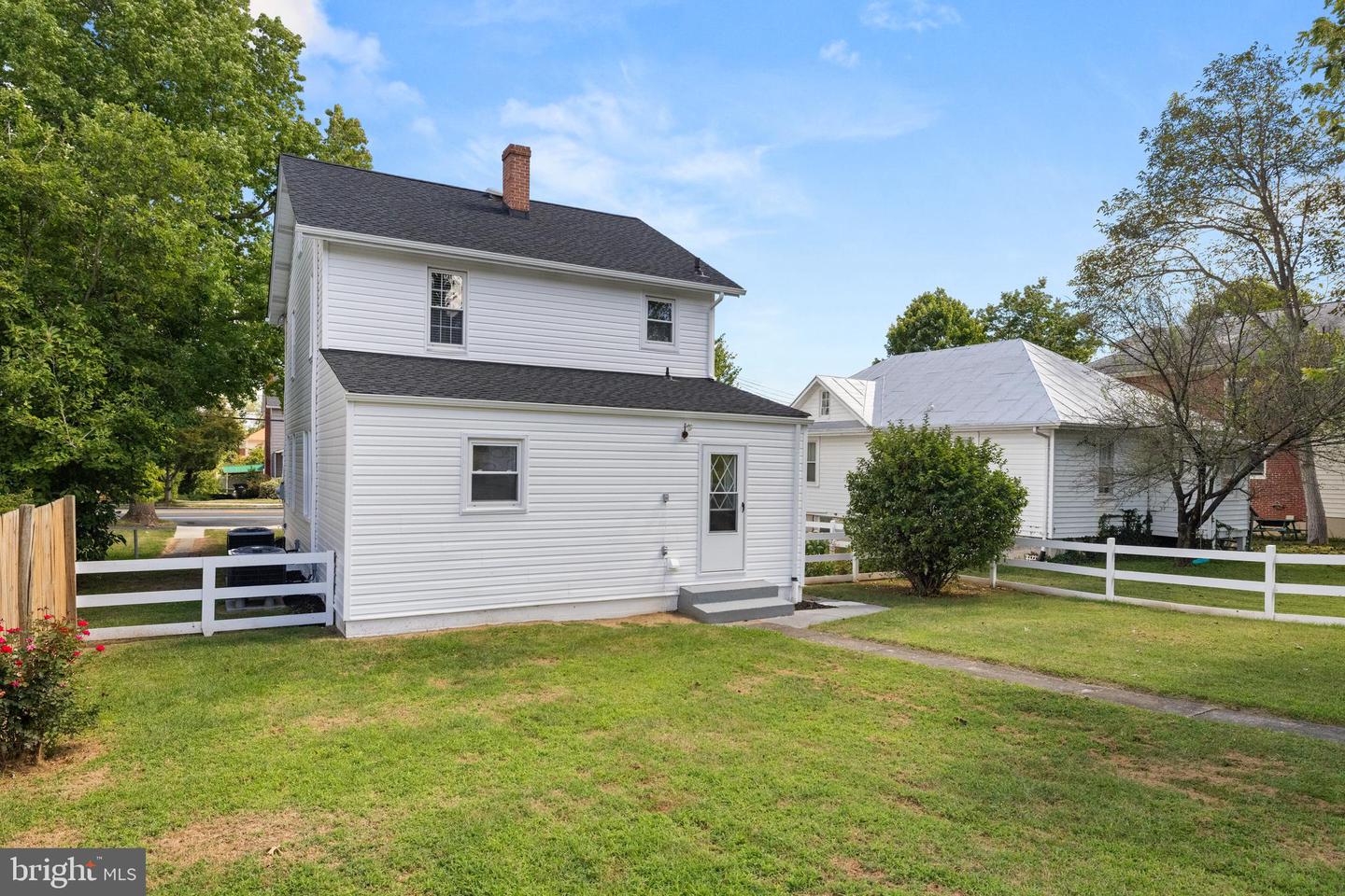 225 PARKWAY ST, WINCHESTER, Virginia 22601, 4 Bedrooms Bedrooms, 6 Rooms Rooms,2 BathroomsBathrooms,Residential,For sale,225 PARKWAY ST,VAWI2009050 MLS # VAWI2009050