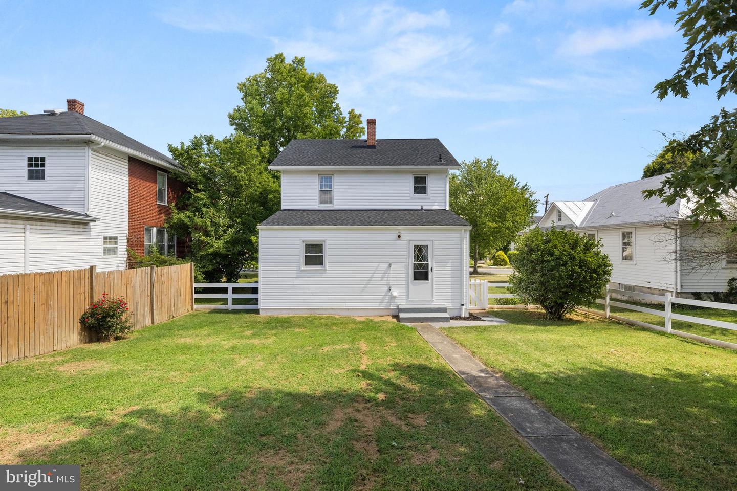 225 PARKWAY ST, WINCHESTER, Virginia 22601, 4 Bedrooms Bedrooms, 6 Rooms Rooms,2 BathroomsBathrooms,Residential,For sale,225 PARKWAY ST,VAWI2009050 MLS # VAWI2009050
