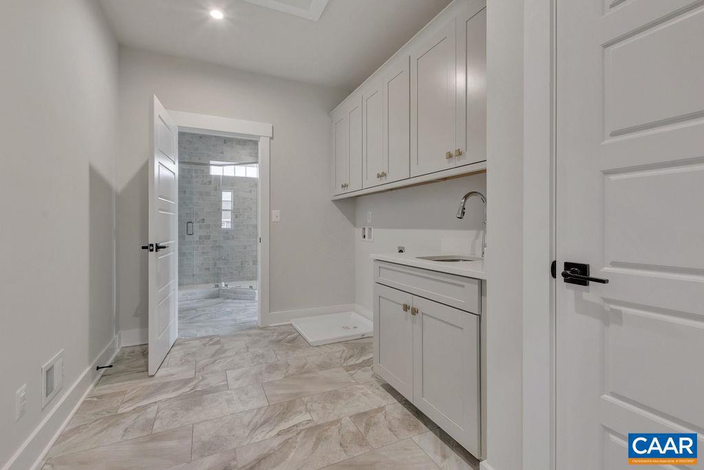 19C FARROW COVE, CHARLOTTESVILLE, Virginia 22901, 4 Bedrooms Bedrooms, ,2 BathroomsBathrooms,Residential,For sale,19C FARROW COVE,668810 MLS # 668810
