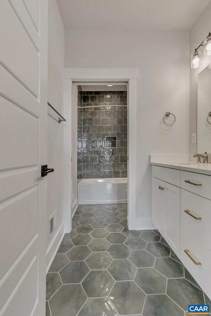 19C FARROW COVE, CHARLOTTESVILLE, Virginia 22901, 4 Bedrooms Bedrooms, ,2 BathroomsBathrooms,Residential,For sale,19C FARROW COVE,668810 MLS # 668810