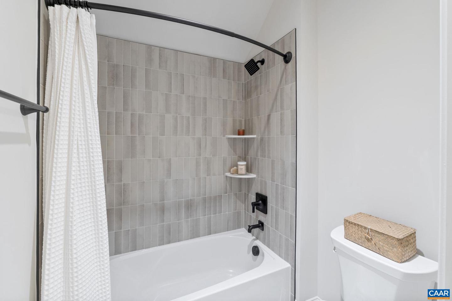 19E FARROW COVE, CHARLOTTESVILLE, Virginia 22901, 3 Bedrooms Bedrooms, ,2 BathroomsBathrooms,Residential,For sale,19E FARROW COVE,668815 MLS # 668815