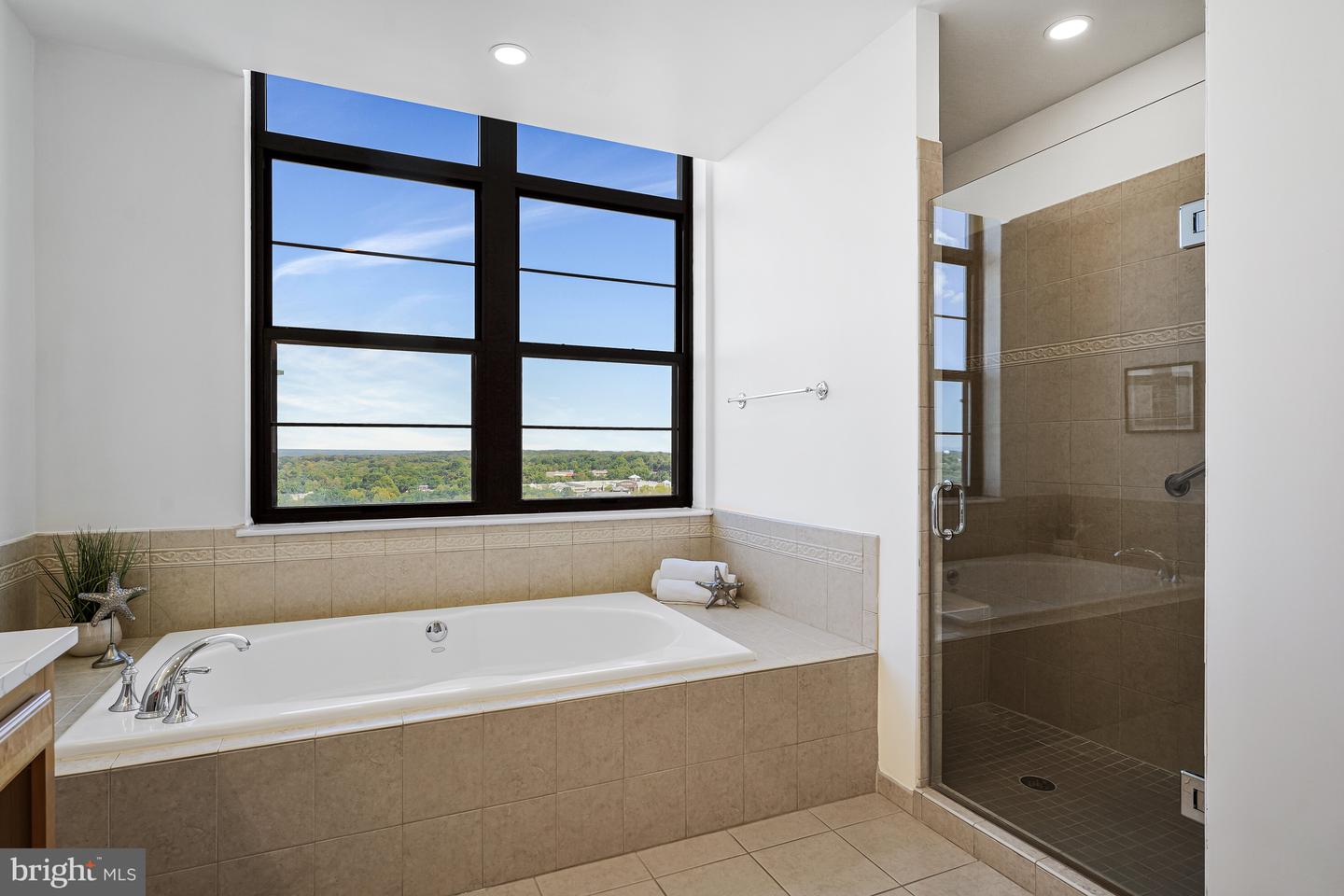1830 FOUNTAIN DR #1405, RESTON, Virginia 20190, 3 Bedrooms Bedrooms, ,3 BathroomsBathrooms,Residential,For sale,1830 FOUNTAIN DR #1405,VAFX2266350 MLS # VAFX2266350