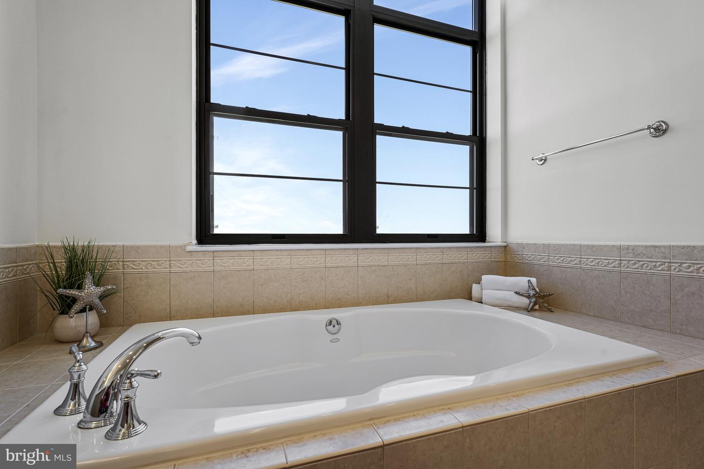 1830 FOUNTAIN DR #1405, RESTON, Virginia 20190, 3 Bedrooms Bedrooms, ,3 BathroomsBathrooms,Residential,For sale,1830 FOUNTAIN DR #1405,VAFX2266350 MLS # VAFX2266350