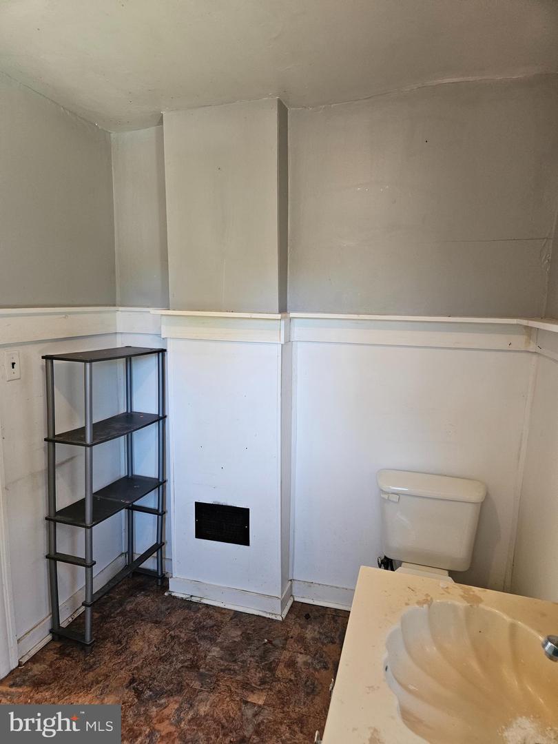 17519 NEW BALTIMORE RD, MILFORD, Virginia 22514, 2 Bedrooms Bedrooms, 5 Rooms Rooms,2 BathroomsBathrooms,Residential,For sale,17519 NEW BALTIMORE RD,VACV2008818 MLS # VACV2008818