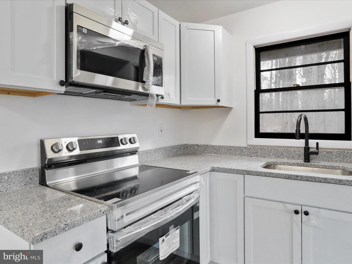 92 SHADY TREE LN, FRONT ROYAL, Virginia 22630, 2 Bedrooms Bedrooms, 3 Rooms Rooms,1 BathroomBathrooms,Residential,For sale,92 SHADY TREE LN,VAWR2010726 MLS # VAWR2010726