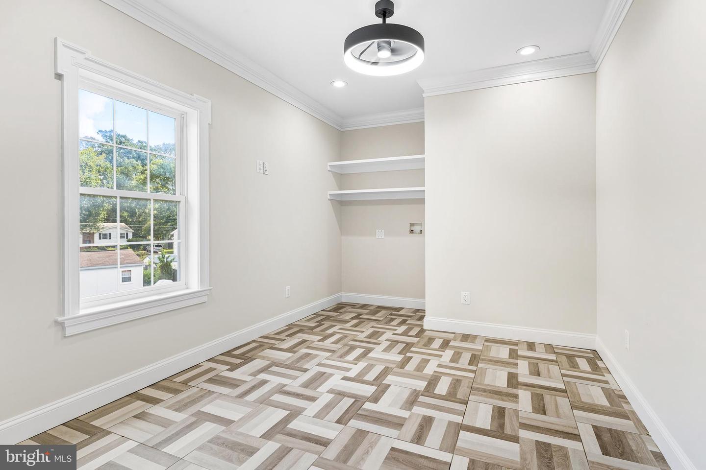 8213 HOCKING PL, ALEXANDRIA, Virginia 22309, 6 Bedrooms Bedrooms, ,5 BathroomsBathrooms,Residential,For sale,8213 HOCKING PL,VAFX2244032 MLS # VAFX2244032