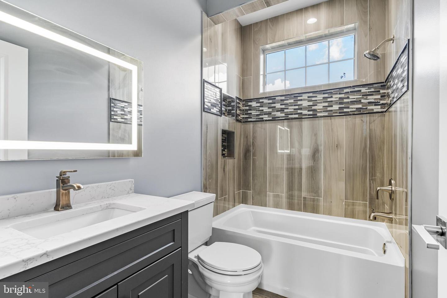 8213 HOCKING PL, ALEXANDRIA, Virginia 22309, 6 Bedrooms Bedrooms, ,5 BathroomsBathrooms,Residential,For sale,8213 HOCKING PL,VAFX2244032 MLS # VAFX2244032
