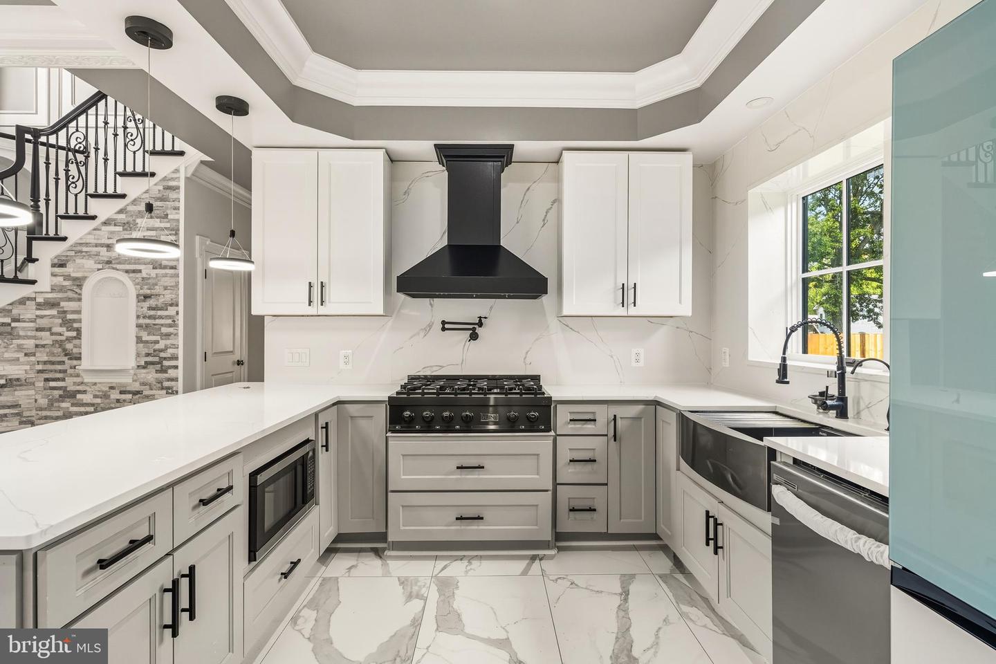 8213 HOCKING PL, ALEXANDRIA, Virginia 22309, 6 Bedrooms Bedrooms, ,5 BathroomsBathrooms,Residential,For sale,8213 HOCKING PL,VAFX2244032 MLS # VAFX2244032