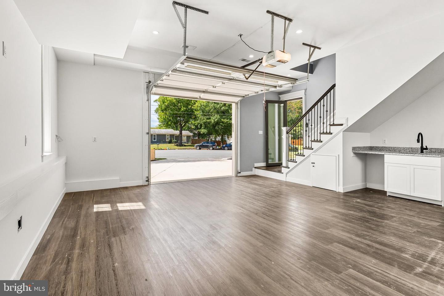8213 HOCKING PL, ALEXANDRIA, Virginia 22309, 6 Bedrooms Bedrooms, ,5 BathroomsBathrooms,Residential,For sale,8213 HOCKING PL,VAFX2244032 MLS # VAFX2244032