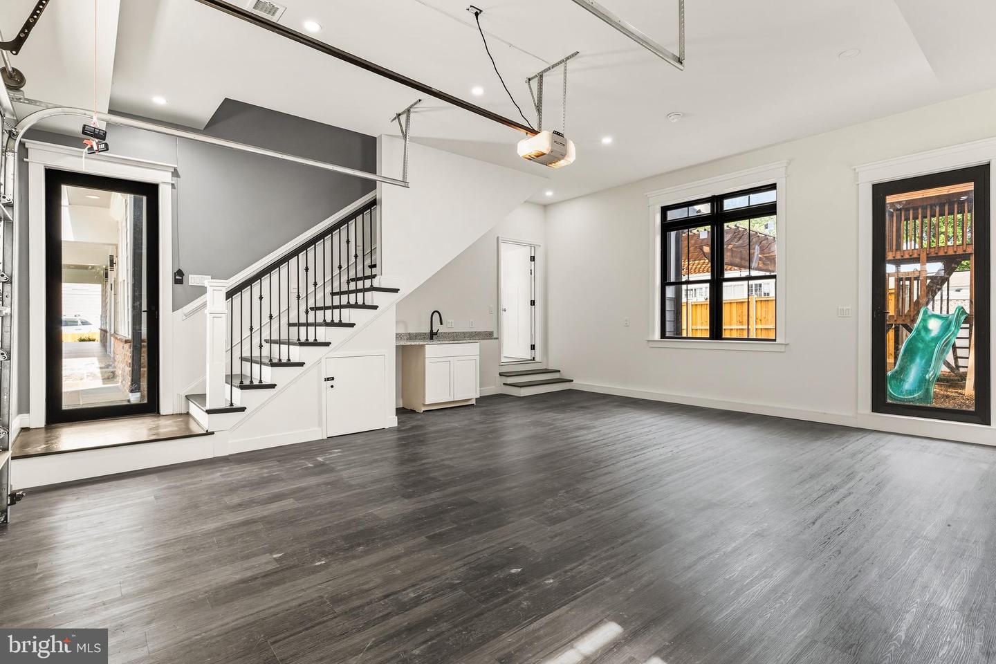8213 HOCKING PL, ALEXANDRIA, Virginia 22309, 6 Bedrooms Bedrooms, ,5 BathroomsBathrooms,Residential,For sale,8213 HOCKING PL,VAFX2244032 MLS # VAFX2244032