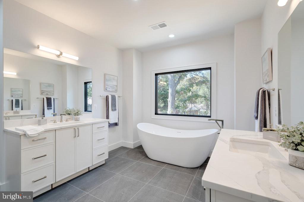 5225 LITTLE FALLS RD, ARLINGTON, Virginia 22207, 6 Bedrooms Bedrooms, ,6 BathroomsBathrooms,Residential,For sale,5225 LITTLE FALLS RD,VAAR2059490 MLS # VAAR2059490
