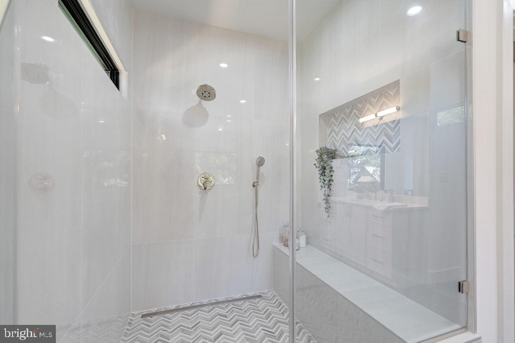 5225 LITTLE FALLS RD, ARLINGTON, Virginia 22207, 6 Bedrooms Bedrooms, ,6 BathroomsBathrooms,Residential,For sale,5225 LITTLE FALLS RD,VAAR2059490 MLS # VAAR2059490