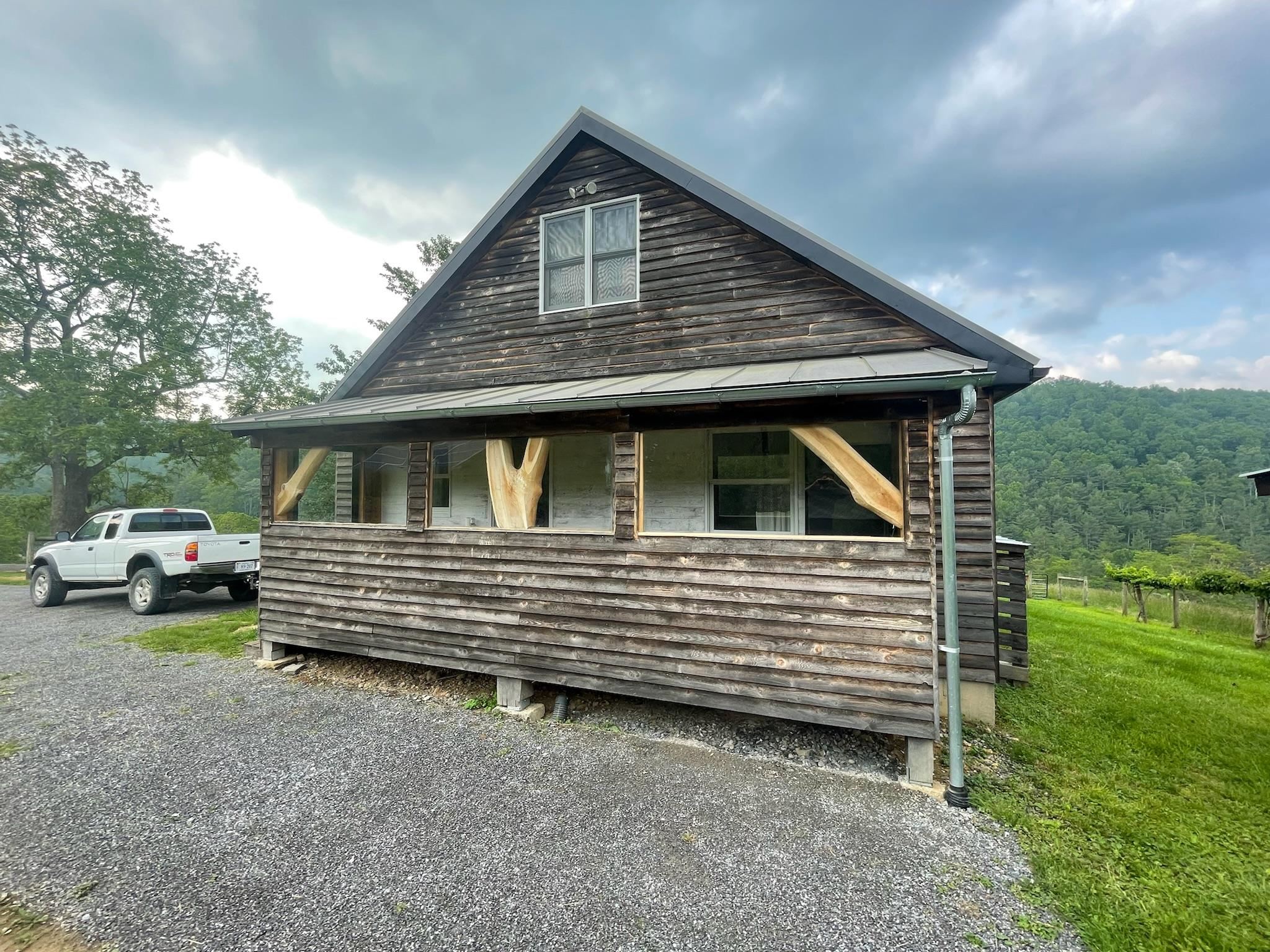 9943 HIGHLAND TPKE, MCDOWELL, Virginia 24458, 2 Bedrooms Bedrooms, ,1 BathroomBathrooms,Residential,Tonoloway Farm,9943 HIGHLAND TPKE,661550 MLS # 661550