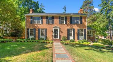 6206 FOXCROFT RD, ALEXANDRIA, Virginia 22307, 4 Bedrooms Bedrooms, ,2 BathroomsBathrooms,Residential,For sale,6206 FOXCROFT RD,VAFX2264800 MLS # VAFX2264800