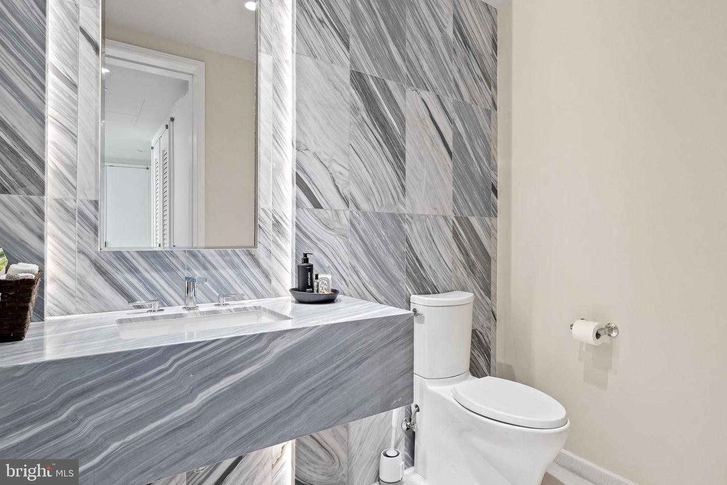 601 WHARF ST SW #704, WASHINGTON, District Of Columbia 20024, 2 Bedrooms Bedrooms, ,2 BathroomsBathrooms,Residential,For sale,601 WHARF ST SW #704,DCDC2220416 MLS # DCDC2220416