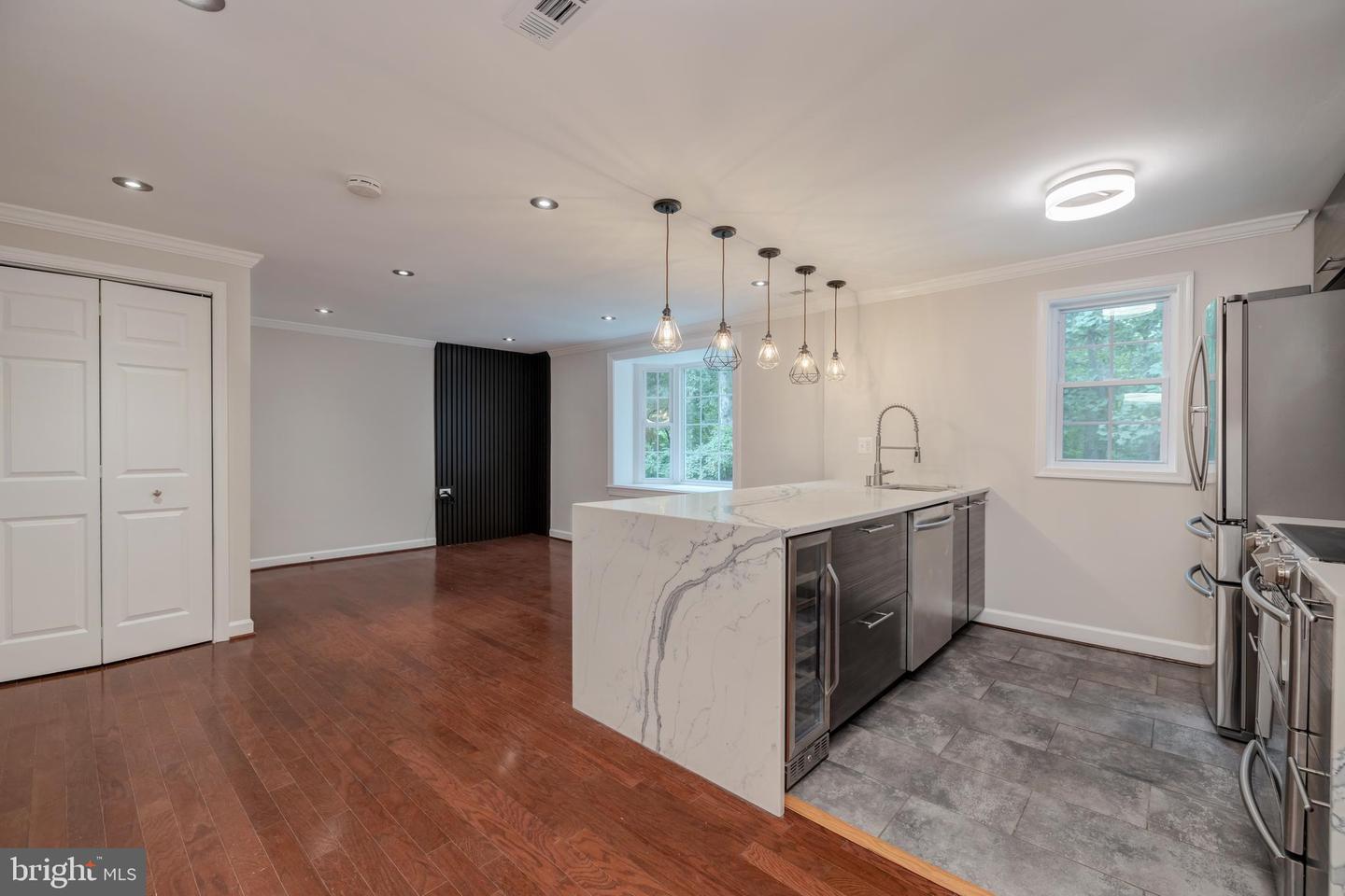 700 S ARLINGTON MILL DR #103, ARLINGTON, Virginia 22204, 2 Bedrooms Bedrooms, ,1 BathroomBathrooms,Residential,For sale,700 S ARLINGTON MILL DR #103,VAAR2063442 MLS # VAAR2063442