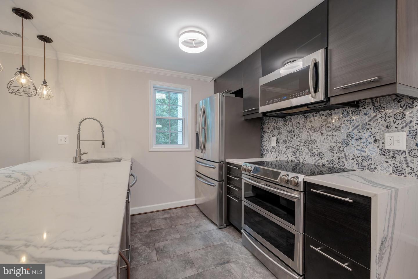 700 S ARLINGTON MILL DR #103, ARLINGTON, Virginia 22204, 2 Bedrooms Bedrooms, ,1 BathroomBathrooms,Residential,For sale,700 S ARLINGTON MILL DR #103,VAAR2063442 MLS # VAAR2063442