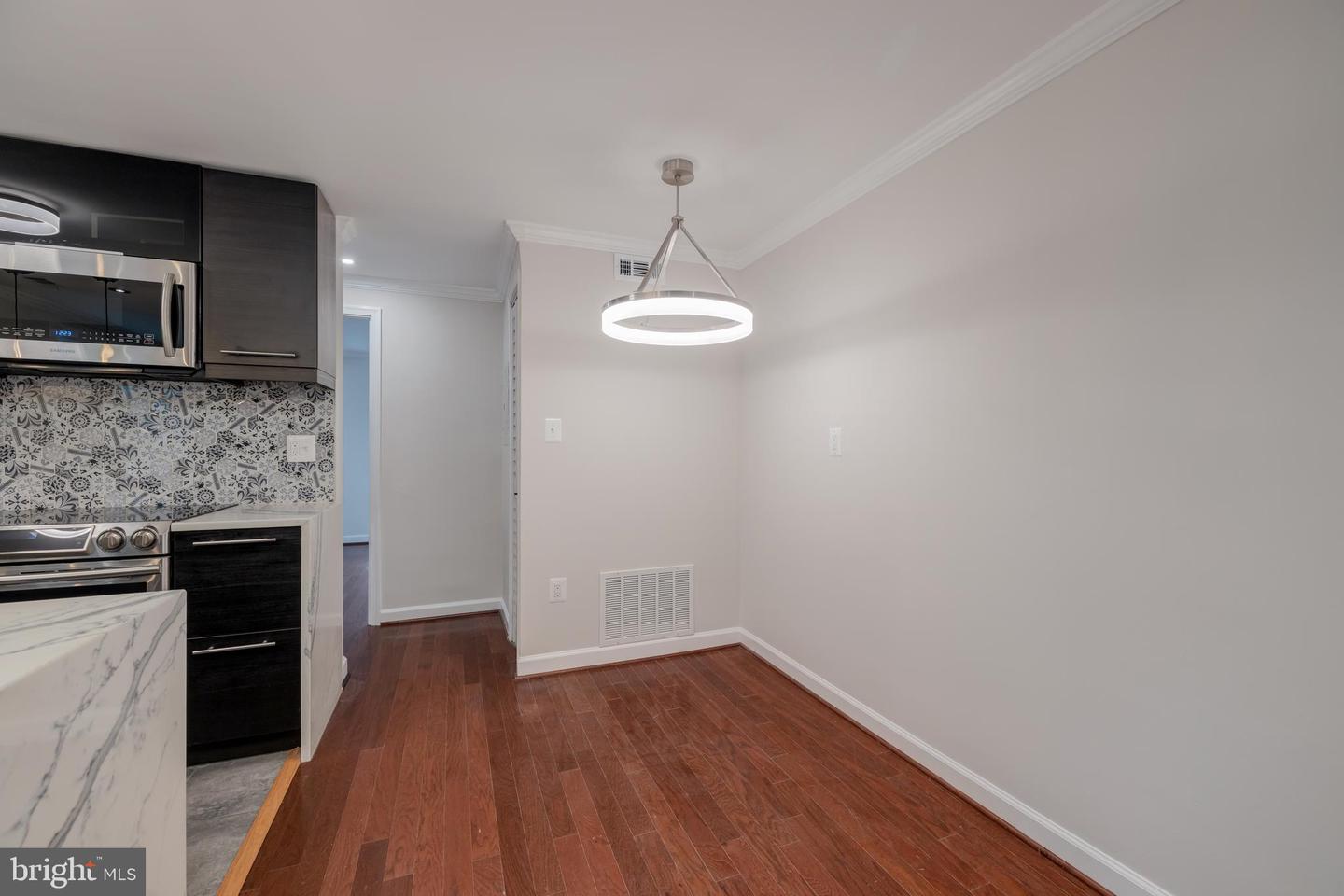 700 S ARLINGTON MILL DR #103, ARLINGTON, Virginia 22204, 2 Bedrooms Bedrooms, ,1 BathroomBathrooms,Residential,For sale,700 S ARLINGTON MILL DR #103,VAAR2063442 MLS # VAAR2063442