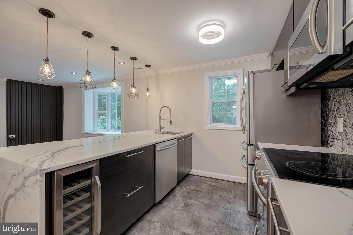 700 S ARLINGTON MILL DR #103, ARLINGTON, Virginia 22204, 2 Bedrooms Bedrooms, ,1 BathroomBathrooms,Residential,For sale,700 S ARLINGTON MILL DR #103,VAAR2063442 MLS # VAAR2063442