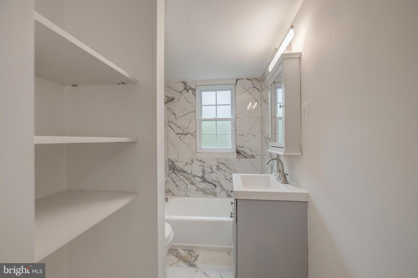 700 S ARLINGTON MILL DR #103, ARLINGTON, Virginia 22204, 2 Bedrooms Bedrooms, ,1 BathroomBathrooms,Residential,For sale,700 S ARLINGTON MILL DR #103,VAAR2063442 MLS # VAAR2063442