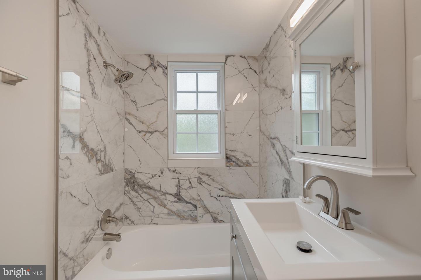 700 S ARLINGTON MILL DR #103, ARLINGTON, Virginia 22204, 2 Bedrooms Bedrooms, ,1 BathroomBathrooms,Residential,For sale,700 S ARLINGTON MILL DR #103,VAAR2063442 MLS # VAAR2063442
