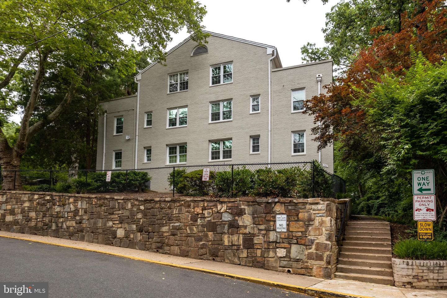 700 S ARLINGTON MILL DR #103, ARLINGTON, Virginia 22204, 2 Bedrooms Bedrooms, ,1 BathroomBathrooms,Residential,For sale,700 S ARLINGTON MILL DR #103,VAAR2063442 MLS # VAAR2063442