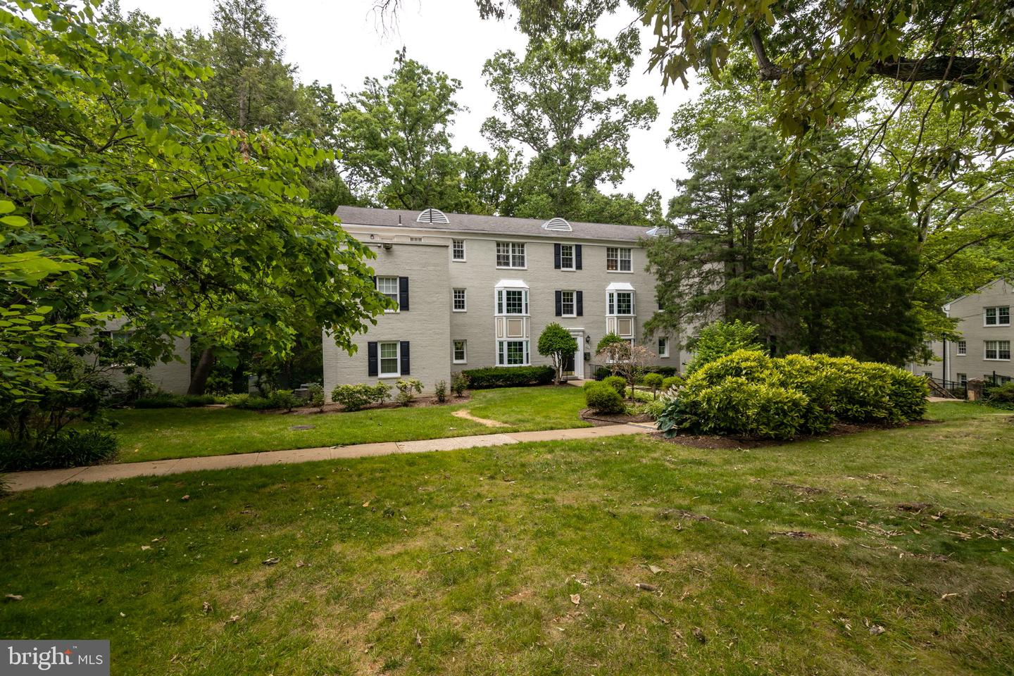 700 S ARLINGTON MILL DR #103, ARLINGTON, Virginia 22204, 2 Bedrooms Bedrooms, ,1 BathroomBathrooms,Residential,For sale,700 S ARLINGTON MILL DR #103,VAAR2063442 MLS # VAAR2063442
