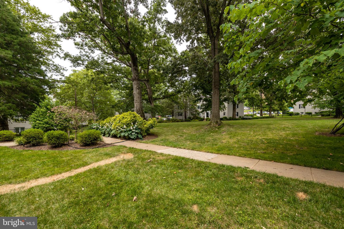 700 S ARLINGTON MILL DR #103, ARLINGTON, Virginia 22204, 2 Bedrooms Bedrooms, ,1 BathroomBathrooms,Residential,For sale,700 S ARLINGTON MILL DR #103,VAAR2063442 MLS # VAAR2063442