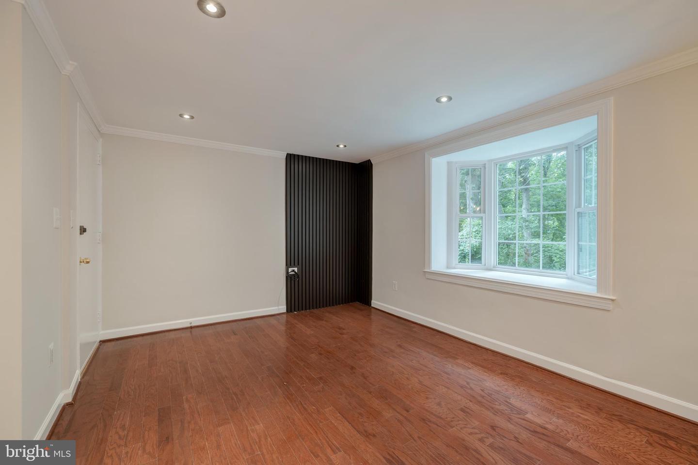 700 S ARLINGTON MILL DR #103, ARLINGTON, Virginia 22204, 2 Bedrooms Bedrooms, ,1 BathroomBathrooms,Residential,For sale,700 S ARLINGTON MILL DR #103,VAAR2063442 MLS # VAAR2063442