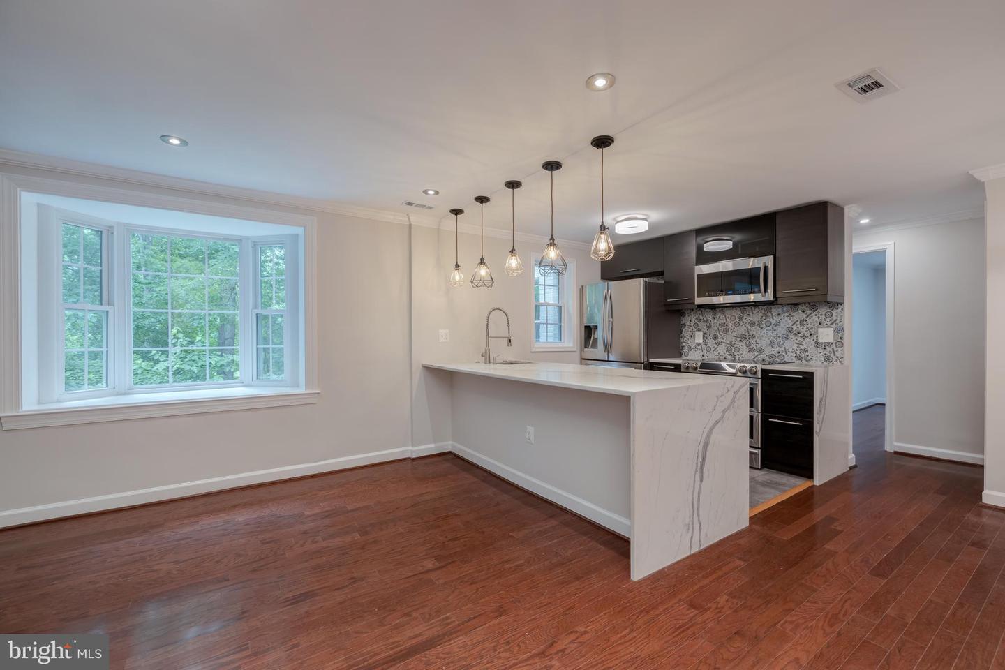 700 S ARLINGTON MILL DR #103, ARLINGTON, Virginia 22204, 2 Bedrooms Bedrooms, ,1 BathroomBathrooms,Residential,For sale,700 S ARLINGTON MILL DR #103,VAAR2063442 MLS # VAAR2063442