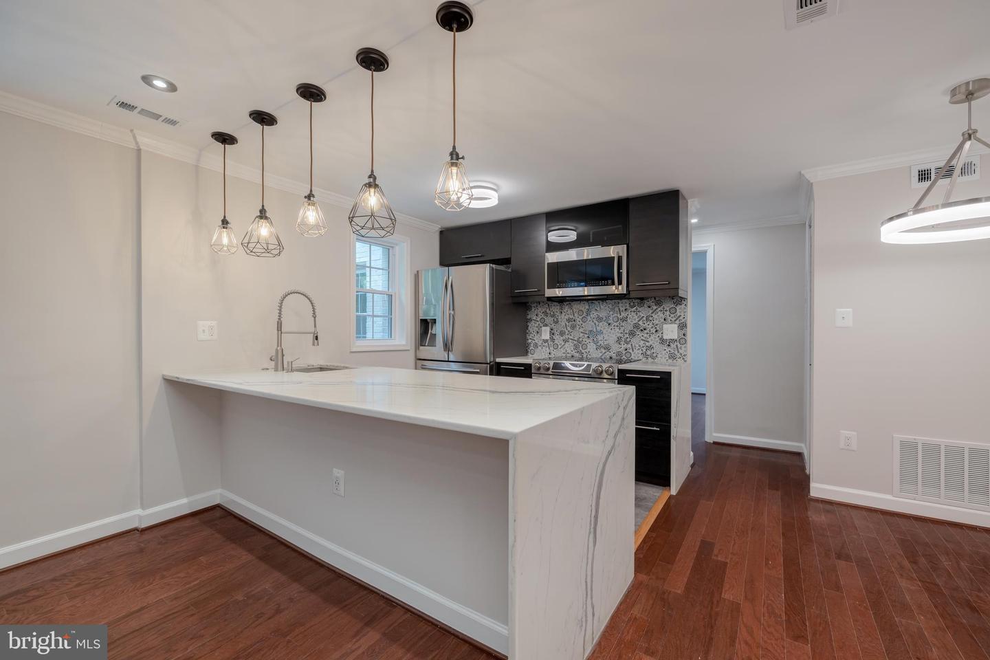 700 S ARLINGTON MILL DR #103, ARLINGTON, Virginia 22204, 2 Bedrooms Bedrooms, ,1 BathroomBathrooms,Residential,For sale,700 S ARLINGTON MILL DR #103,VAAR2063442 MLS # VAAR2063442