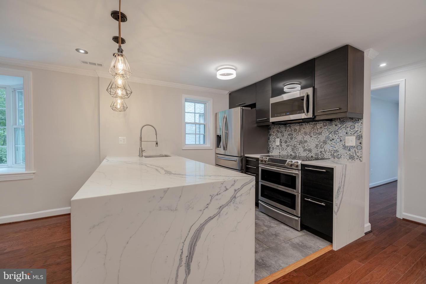 700 S ARLINGTON MILL DR #103, ARLINGTON, Virginia 22204, 2 Bedrooms Bedrooms, ,1 BathroomBathrooms,Residential,For sale,700 S ARLINGTON MILL DR #103,VAAR2063442 MLS # VAAR2063442