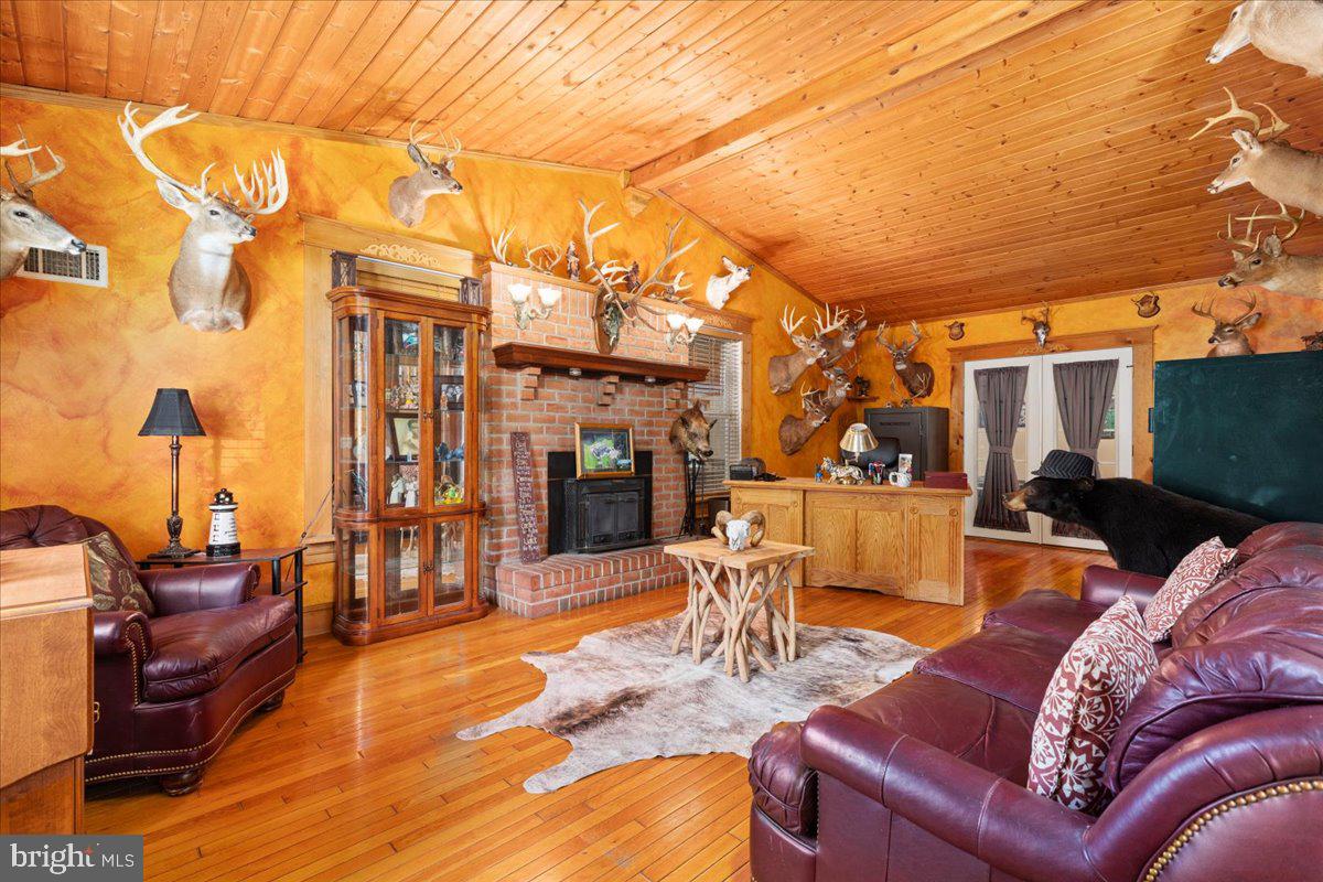 562 LOGGER DR, GORE, Virginia 22637, 3 Bedrooms Bedrooms, ,4 BathroomsBathrooms,Residential,For sale,562 LOGGER DR,VAFV2036740 MLS # VAFV2036740